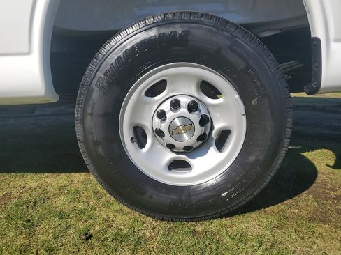 New 2025 Chevrolet Express 2500 w/ Driver Convenience Package image 5