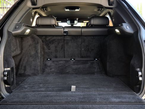 Used 2022 Rolls-Royce Cullinan w/ Cullinan Package AWD/4WD image 36