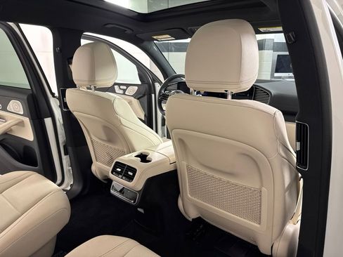 Certified 2025 Mercedes-Benz GLS 450 4MATIC image 22