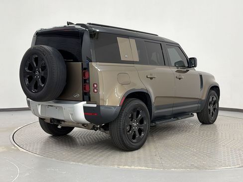 Used 2020 Land Rover Defender 110 SE AWD/4WD image 9
