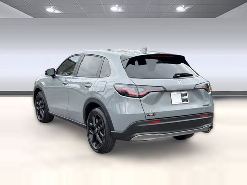Used 2025 Honda HR-V Sport image 3