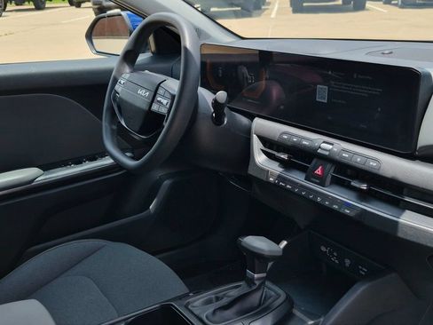 Used 2025 Kia K4 FWD image 30
