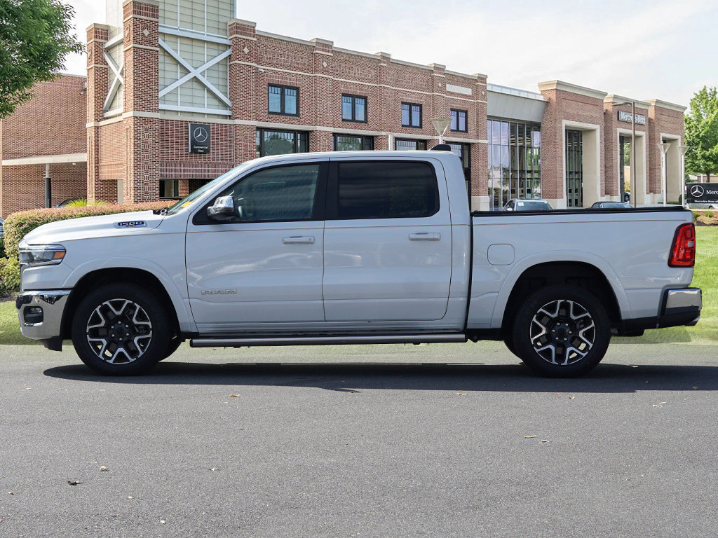 Used 2025 RAM 1500 Laramie w/ Advanced Safety Group II AWD/4WD image 8