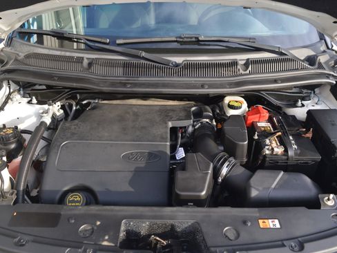 Used 2017 Ford Explorer XLT image 29