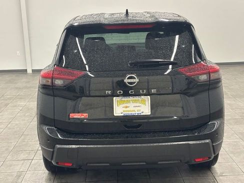 Used 2024 Nissan Rogue S FWD image 3