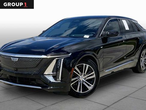 Used 2025 Cadillac Lyriq Luxury image 1