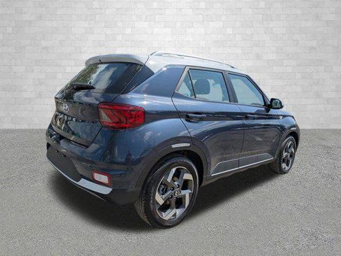 New 2026 Hyundai Venue SEL FWD image 2