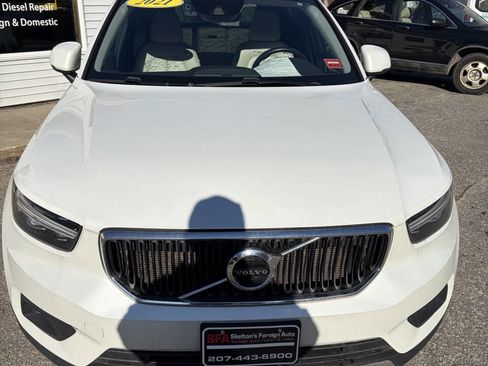Used 2021 Volvo XC40 T5 Momentum image 14
