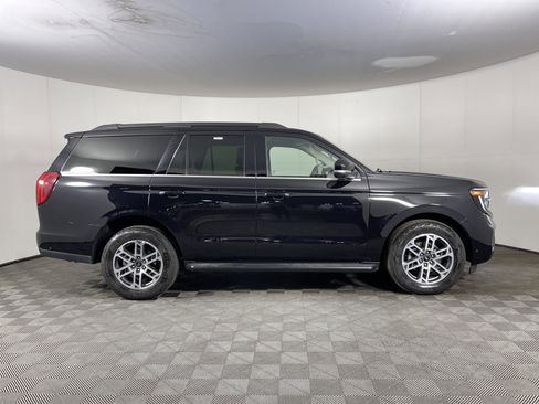 Used 2025 Ford Expedition Active image 5