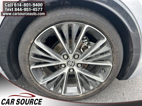 Used 2025 Toyota Prius Limited image 27