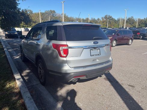 Used 2018 Ford Explorer Limited image 2