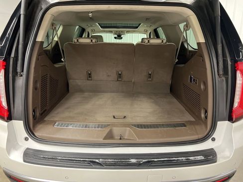 Certified 2022 GMC Yukon XL Denali w/ Advanced Technology Package image 5