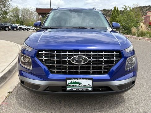 Used 2024 Hyundai Venue Limited FWD image 11