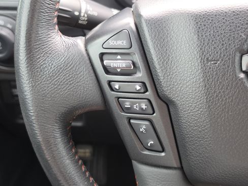 Used 2021 Nissan Titan PRO-4X w/ Off Road Protection Package AWD/4WD image 15