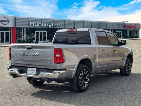 Used 2025 RAM 1500 Laramie AWD/4WD image 7