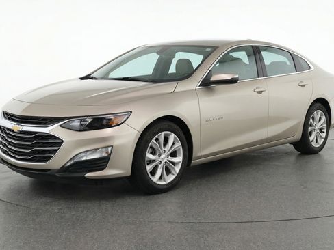 Used 2024 Chevrolet Malibu LT FWD image 3