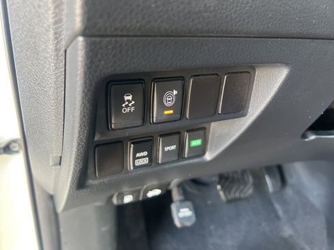 Used 2017 Nissan Rogue SV AWD/4WD image 54