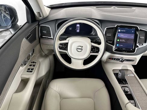 Used 2025 Volvo XC90 B5 Plus image 21