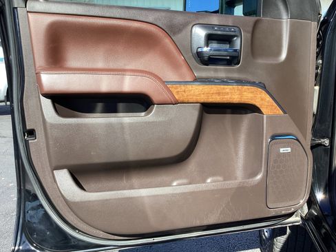 Used 2019 Chevrolet Silverado 2500 High Country w/ Duramax Plus Package image 29