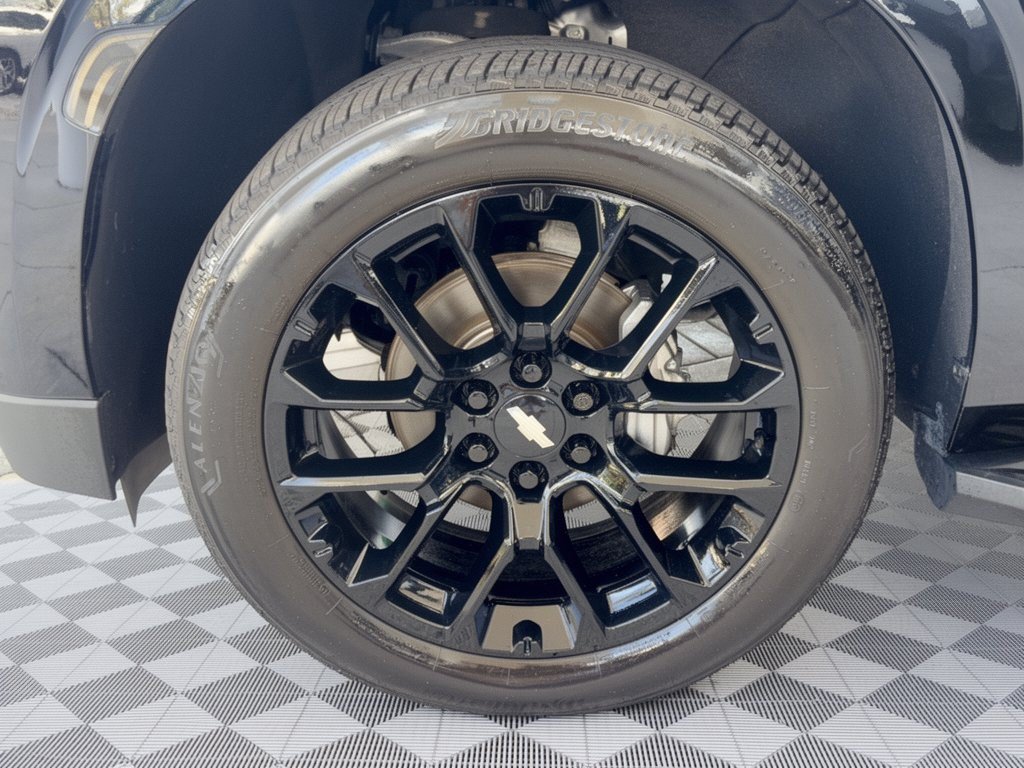 Used 2023 Chevrolet Tahoe LT w/ Luxury Package RWD image 13