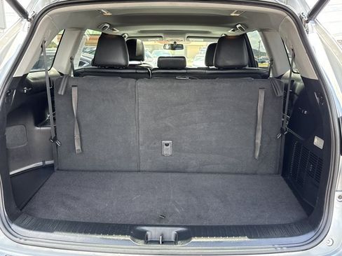 Used 2014 Toyota Highlander XLE FWD image 12