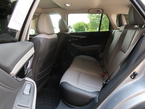 Used 2025 Subaru Outback Limited w/ Popular Package #2 AWD/4WD image 30