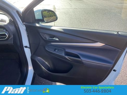 Used 2022 Chevrolet Bolt EUV LT w/ Convenience Package image 52