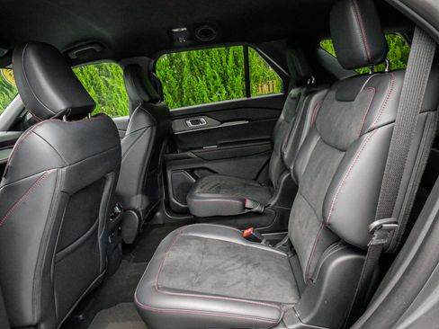 Used 2026 Ford Explorer ST AWD/4WD image 30