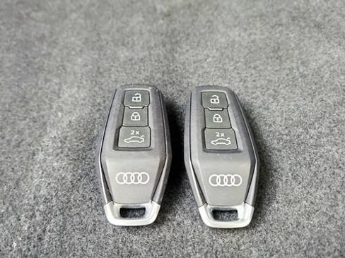 Used 2025 Audi A6 e-tron Premium Plus w/ Premium Plus RWD image 82