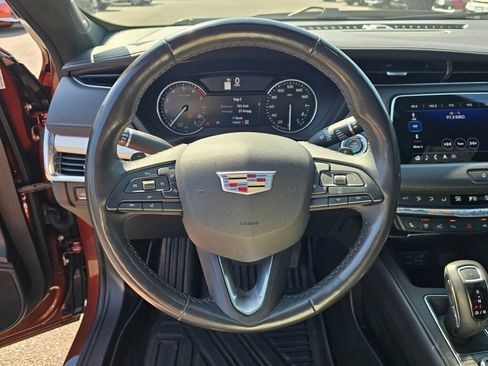 Used 2019 Cadillac XT4 Premium Luxury w/ Enhanced Visibility Package AWD/4WD image 12