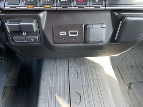 Used 2023 GMC Sierra 1500 Pro w/ Convenience Package image 29