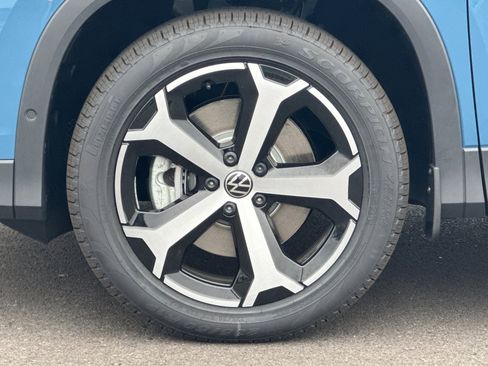 New 2026 Volkswagen Tiguan SE image 24