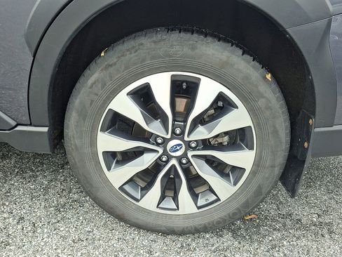 Certified 2023 Subaru Outback Limited AWD/4WD image 7