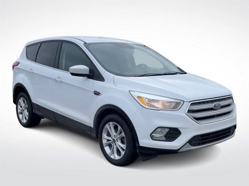 Used 2019 Ford Escape SE image 3
