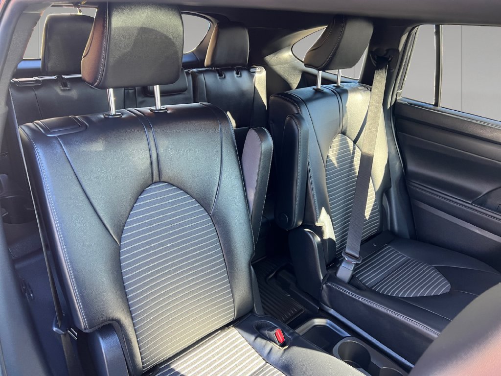 Used 2026 Toyota Highlander XSE AWD/4WD image 19