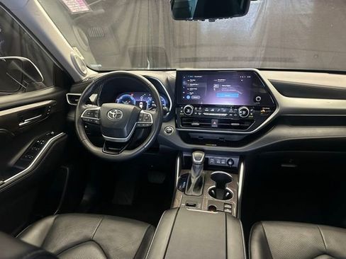 Used 2023 Toyota Highlander Platinum AWD/4WD image 20