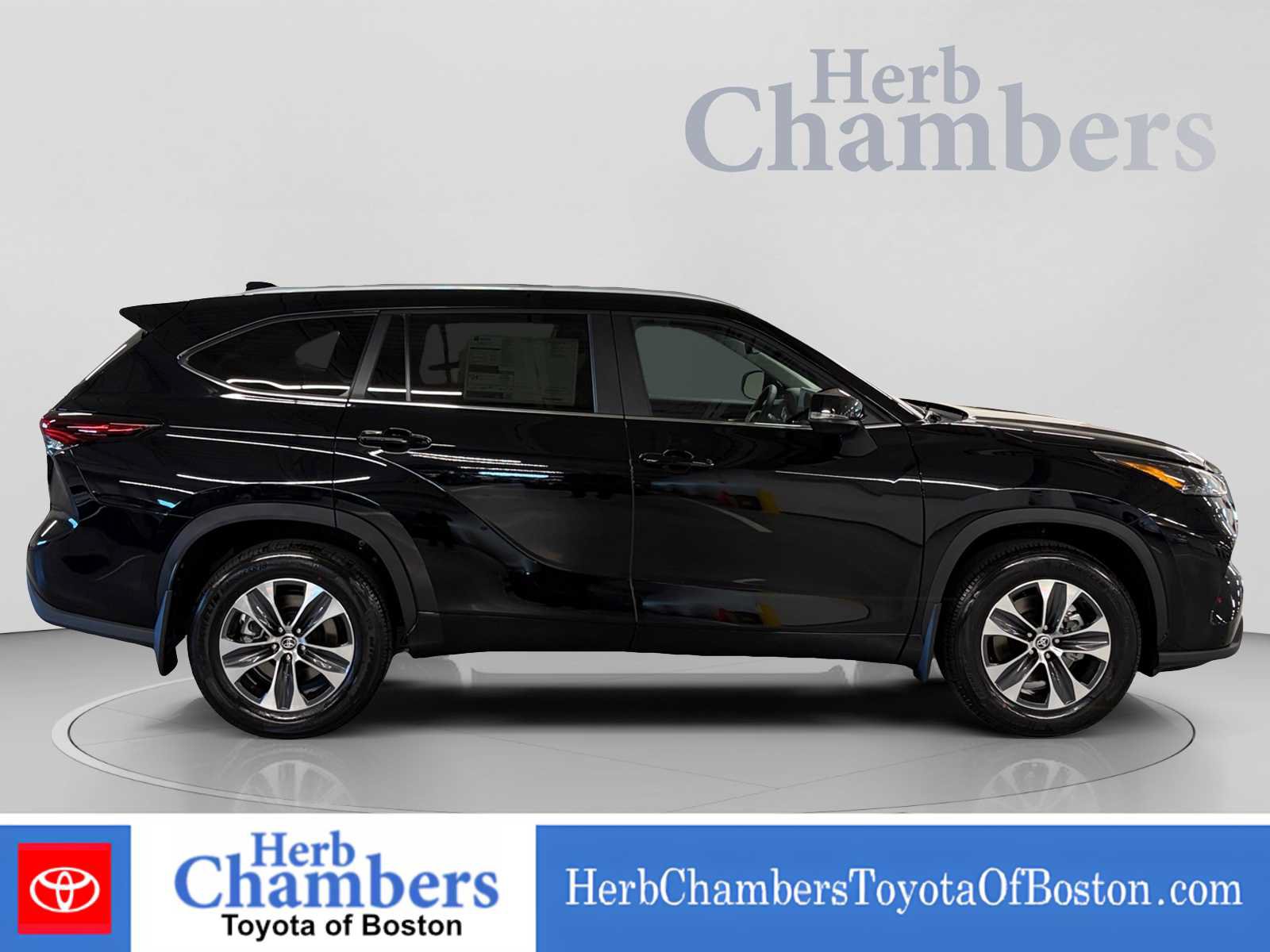 Used 2026 Toyota Highlander XLE AWD/4WD image 11