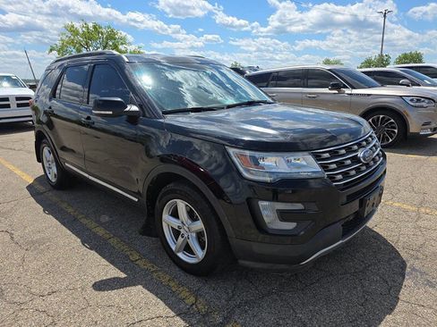 Used 2016 Ford Explorer XLT w/ Equipment Group 202A AWD/4WD image 2
