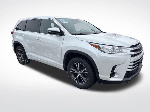 Used 2018 Toyota Highlander LE image 7