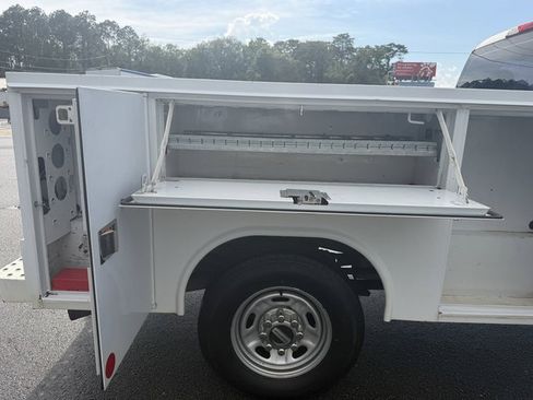 Used 2018 Ford F250 XL w/ Power Equipment Group RWD image 5