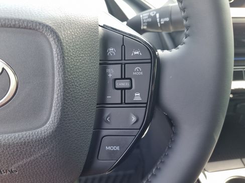 Used 2026 Toyota Prius XLE FWD image 25