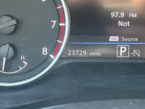 Used 2025 Nissan Sentra SV FWD image 17