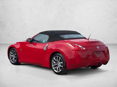 Used 2011 Nissan 370Z Roadster image 9