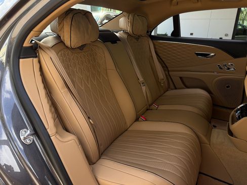Used 2021 Bentley Flying Spur W12 AWD/4WD image 42