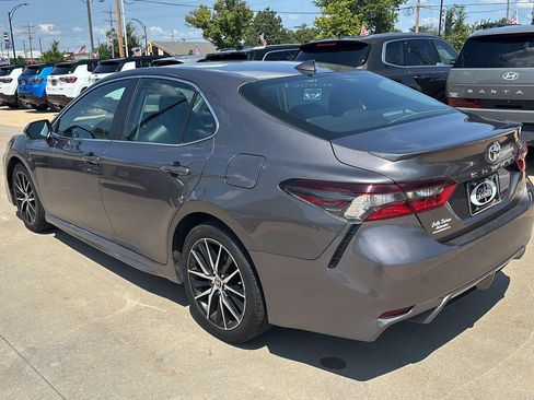 Used 2024 Toyota Camry SE FWD image 4