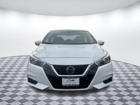 Used 2020 Nissan Versa SV image 2