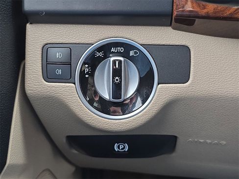 Used 2012 Mercedes-Benz GLK 350 4MATIC image 28