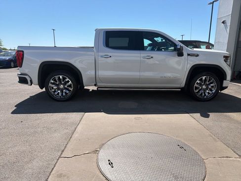 Used 2024 GMC Sierra 1500 Denali w/ Denali Reserve Package AWD/4WD image 8