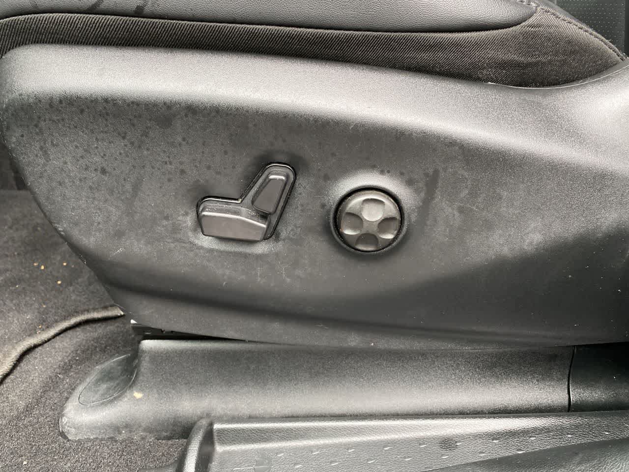Used 2025 Chrysler Pacifica Select FWD image 13