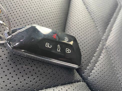 Used 2025 Volkswagen Atlas Cross Sport SE image 20